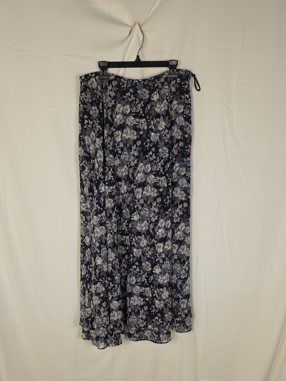 Express Floral Tie-Waist Maxi Skirt in Navy and White